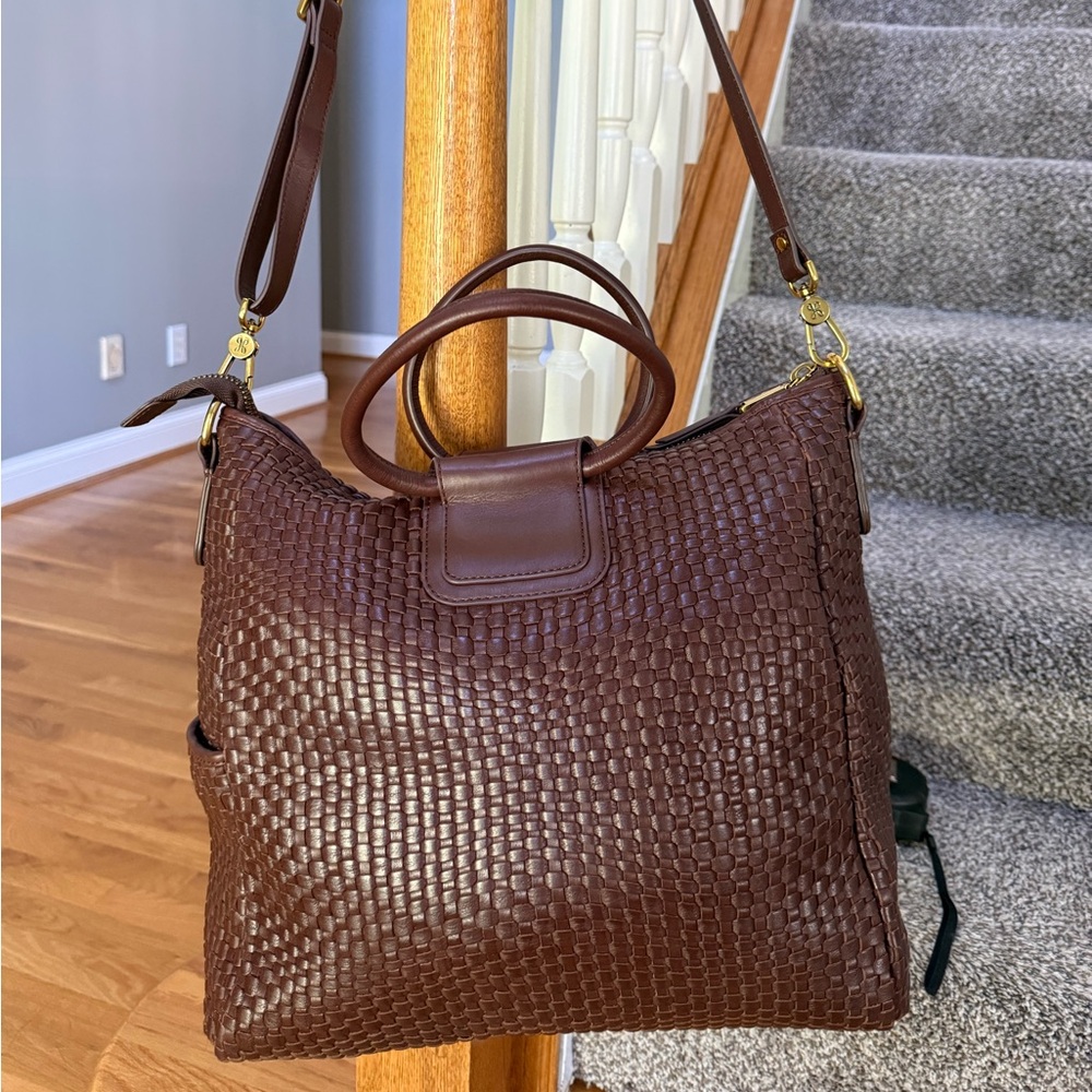 Elegant Brown Woven Shoulder Bag